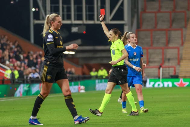 Manchester United, ManU Women v Athletico de Madrid Femenino - UEFA Women s Champions League Round of 16 Second Leg 25 26 Athletico de Madrid Femenino Xenia Perez recieves red card from referee Stephanie Frappart after second yellow card in match against Manchester United Women v - UEFA Women s Champions League Round of 16 Second Leg 25 26 19.02.2026 Leigh Leigh Sports Village United Kingdom Copyright: xZacharyxLockex