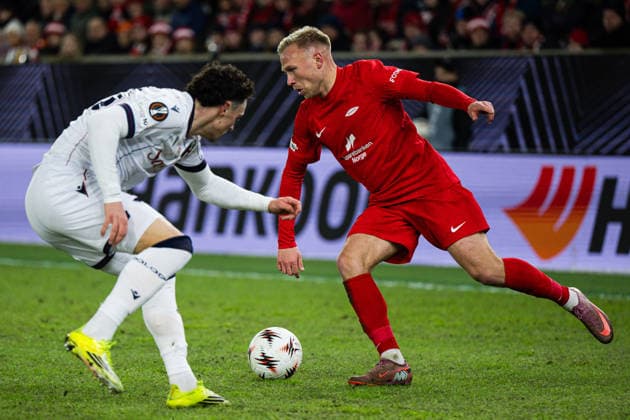 260219 Jon Dagur Thorsteinsson of Brann during the UEFA Europa League football match between Brann and Bologna on February 19, 2026 in Bergen Photo Marius Simensen BILDBYRAN COP 238 MM0056 bbeng bologna brann football fotball fotboll soccer uefa europa league  Copyright: MARIUSxSIMENSEN BB260219ZT085