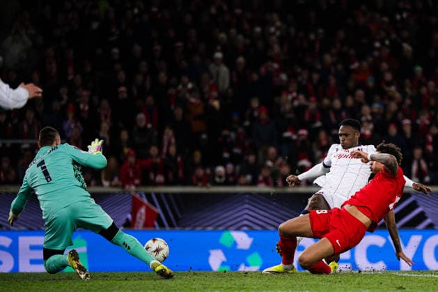260219 Noah Holm of Brann missing a chance to score during the UEFA Europa League football match between Brann and Bologna on February 19, 2026 in Bergen Photo Marius Simensen BILDBYRAN COP 238 MM0056 bbeng bologna brann football fotball fotboll soccer uefa europa league  Copyright: MARIUSxSIMENSEN BB260219ZJ128