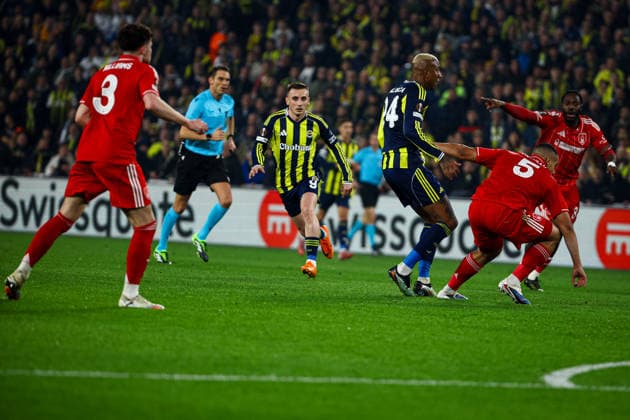 Fenerbahce SK vs Nottingham Forest FC Europa League 2025-26 KO play-offs 1st leg Kerem Akturkoglu of Fenerbahce SK and Anderson Talisca of Fenerbahce SK in action during the match. Fenerbahce SK and Nottingham Forest FC faced each other at UEFA Europa League 2025 26 KO play-offs 1st leg. The match took place in Chobani Fenerbahce Sukru Saracoglu Stadium on February 19th, 2026. Istanbul Istanbul Turkey Copyright: xBurakxBasturkx