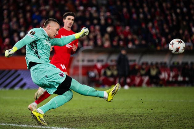 260219 Goalkeeper Åukasz Skorupski of Bologna during the UEFA Europa League football match between Brann and Bologna on February 19, 2026 in Bergen Photo Marius Simensen BILDBYRAN COP 238 MM0056 bbeng bologna brann football fotball fotboll soccer uefa europa league  Copyright: MARIUSxSIMENSEN BB260219ZE108