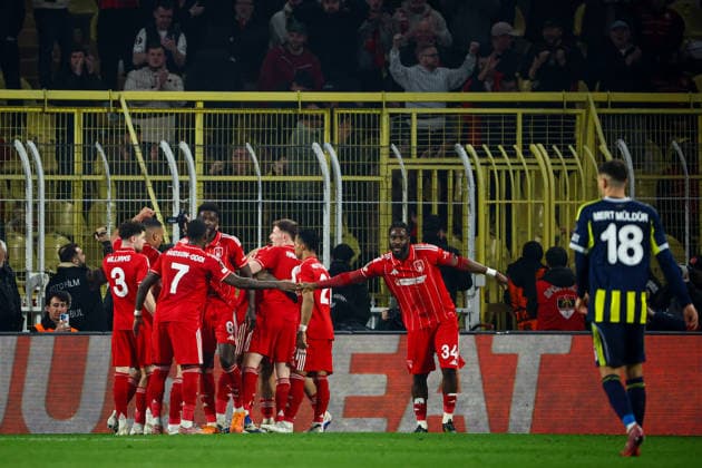 Fenerbahce SK vs Nottingham Forest FC Europa League 2025-26 KO play-offs 1st leg Nottingham Forest FC players celebrate the second goal during the match. Fenerbahce SK and Nottingham Forest FC faced each other at UEFA Europa League 2025 26 KO play-offs 1st leg. The match took place in Chobani Fenerbahce Sukru Saracoglu Stadium on February 19th, 2026. Istanbul Istanbul Turkey Copyright: xBurakxBasturkx