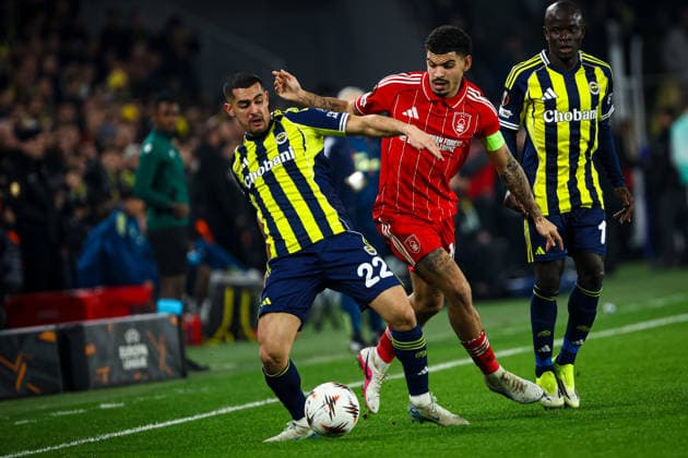 Fenerbahce SK vs Nottingham Forest FC Europa League 2025-26 KO play-offs 1st leg N Golo Kante of Fenerbahce SK, Levent Mercan of Fenerbahce SK and Morgan Gibbs-White of Nottingham Forest FC vie for the ball during the match. Fenerbahce SK and Nottingham Forest FC faced each other at UEFA Europa League 2025 26 KO play-offs 1st leg. The match took place in Chobani Fenerbahce Sukru Saracoglu Stadium on February 19th, 2026. Istanbul Istanbul Turkey Copyright: xBurakxBasturkx