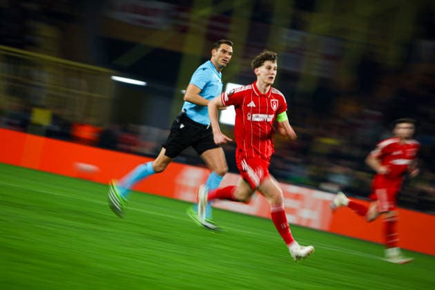 Fenerbahce SK vs Nottingham Forest FC Europa League 2025-26 KO play-offs 1st leg Ryan Yates of Nottingham Forest FC in action during the match. Fenerbahce SK and Nottingham Forest FC faced each other at UEFA Europa League 2025 26 KO play-offs 1st leg. The match took place in Chobani Fenerbahce Sukru Saracoglu Stadium on February 19th, 2026. Istanbul Istanbul Turkey Copyright: xBurakxBasturkx