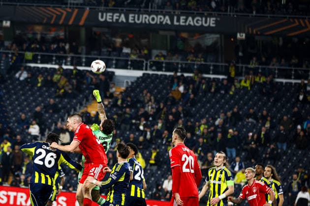 Fenerbahce SK vs Nottingham Forest FC Europa League 2025-26 KO play-offs 1st leg Ederson Santana de Moraes of Fenerbahce SK punches the ball clear to defend his goal. Fenerbahce SK and Nottingham Forest FC faced each other at UEFA Europa League 2025 26 KO play-offs 1st leg. The match took place in Chobani Fenerbahce Sukru Saracoglu Stadium on February 19th, 2026. Istanbul Istanbul Turkey Copyright: xBurakxBasturkx