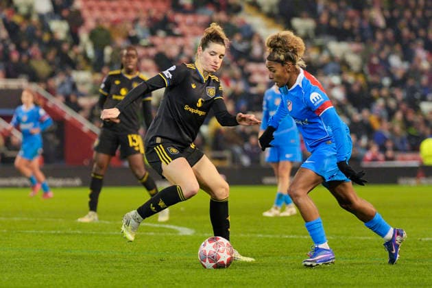 Manchester United, ManU Women v AtlÃ tico de Madrid Femenino, Leigh, UK - 19 {iptcmonthname3} 2026 Luany of Athetico Madrid Femenino runs at the Man United defence during the UEFA Women s Champions League, Knockout Round Play-Off Second Leg match between Manchester United Women and AtlÃ tico de Madrid Femenino at Leigh Sports Village, Leigh on 19 February 2026 ( Leigh Leigh Sports Village Greater Manchester England Copyright: xStevexFlynn PPAUKx PPA-249579