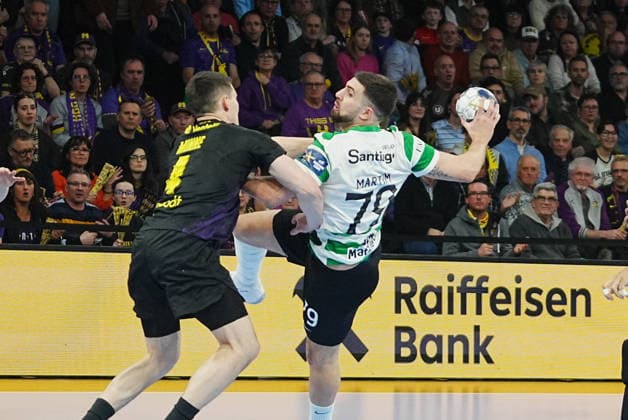February 19, 2026, Nantes, Bretagne, France: 4 Aymeric Minne of HBC Nantes and 79 Costa, MARTIM of Sporting cp during the EHF Champions League, Group Phase, handball match between HBC Nantes and Sporting CP on 19 February 2026 at H Arena in Nantes, France - Photo Nantes France - ZUMAl193 20260219_zsp_l193_036 Copyright: xLaurentxLairysx