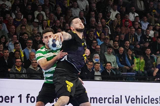 February 19, 2026, Nantes, Bretagne, France: 11 Nicolas Tournat of HBC Nantes during the EHF Champions League, Group Phase, handball match between HBC Nantes and Sporting CP on 19 February 2026 at H Arena in Nantes, France - Photo Nantes France - ZUMAl193 20260219_zsp_l193_049 Copyright: xLaurentxLairysx