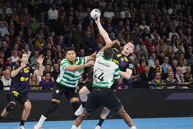 February 19, 2026, Nantes, Bretagne, France: 4 Aymeric Minne of HBC Nantes during the EHF Champions League, Group Phase, handball match between HBC Nantes and Sporting CP on 19 February 2026 at H Arena in Nantes, France - Photo HANDBALL - CHAMPIONS LEAGUE - NANTES V SPORTING CP 19 02 2026  - ZUMAl193 20260219_zsp_l193_061 Copyright: xLaurentxLairysx