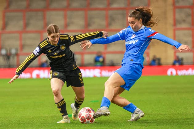 Manchester United, ManU Women v Athletico de Madrid Femenino - UEFA Women s Champions League Round of 16 Second Leg 25 26 Athletico de Madrid Femenino Lydia Rodriguez tackles Jessica Park in match against Manchester United Women v - UEFA Women s Champions League Round of 16 Second Leg 25 26 19.02.2026 Leigh Leigh Sports Village United Kingdom Copyright: xZacharyxLockex