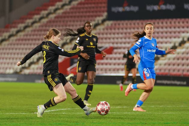 Manchester United, ManU Women v Athletico de Madrid Femenino - UEFA Women s Champions League Round of 16 Second Leg 25 26 Manchester United Women s Jessica Park shot hits the post in match against Athletico de Madrid Femenino - UEFA Women s Champions League Round of 16 Second Leg 25 26 19.02.2026 Leigh Leigh Sports Village United Kingdom Copyright: xZacharyxLockex