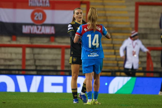 Manchester United, ManU Women v Athletico de Madrid Femenino - UEFA Women s Champions League Round of 16 Second Leg 25 26 Manchester United Women s Jessica Anderson shakes hands with Rosa Otermin after final whistle against Athletico de Madrid Femenino - UEFA Women s Champions League Round of 16 Second Leg 25 26 19.02.2026 Leigh Leigh Sports Village United Kingdom Copyright: xZacharyxLockex