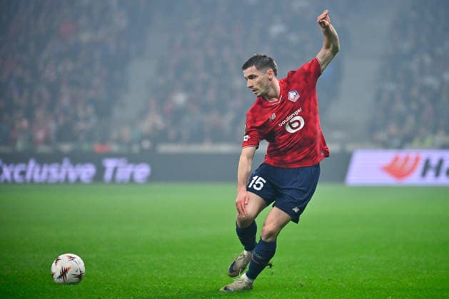 FOOTBALL : Lille vs Etoile Rouge Belgrade - Europa League - Lille - 19 02 2026 Romain Perraud ( 15 - Lille ) during the UEFA Europa League match between Lille OSC and Red Star Belgrade at Stade Pierre Mauroy on February 19, 2026 in Lille, France. ( Photo by Federico Pestellini PsnewZ ) - LilleFrance  Copyright: xFedericoxPestellinix