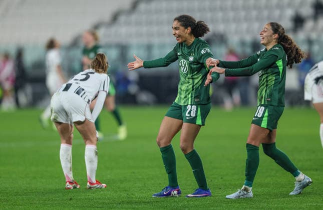 ITA, Wolfsburg, Juventus Turin vs VfL Wolfsburg, WomenÂs Champions League, Football, UEFA, Season 2025 2026, Allianz Stadium, Playoffs, Second leg in picture v l Cora Zicai VfL Wolfsburg Women 28 , Kessya Bussy VfL Wolfsburg Women 19 , Goal, Cheers and joy, Emotions DFB DFL REGULATIONS PROHIBIT ANY USE OF PHOTOGRAPHS AS IMAGE SEQUENCES AND OR QUASI VIDEO, 19 02 2026 Copyright: HMBxMedia HendrikxHamelau