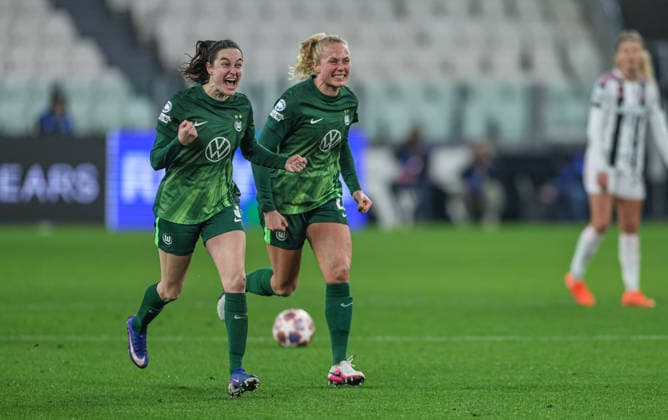 ITA, Wolfsburg, Juventus Turin vs VfL Wolfsburg, WomenÂs Champions League, Football, UEFA, Season 2025 2026, Allianz Stadium, Playoffs, Second leg in picture v l Caitlin Dijkstra VfL Wolfsburg Women 3 , Guro Bergsvand VfL Wolfsburg Women 20 , goal, jubilation and joy, emotions DFB DFL REGULATIONS PROHIBIT ANY USE OF PHOTOGRAPHS AS IMAGE SEQUENCES AND OR QUASI VIDEO, 19 02 2026 Copyright: HMBxMedia HendrikxHamelau