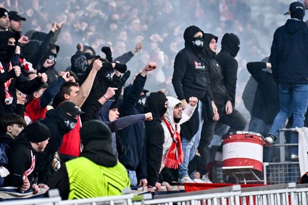 FOOTBALL : Lille vs Etoile Rouge Belgrade - Europa League - Lille - 19 02 2026 Fans of Lille during the UEFA Europa League match between Lille OSC and Red Star Belgrade at Stade Pierre Mauroy on February 19, 2026 in Lille, France. ( Photo by Federico Pestellini PsnewZ ) - LilleFrance  Copyright: xFedericoxPestellinix