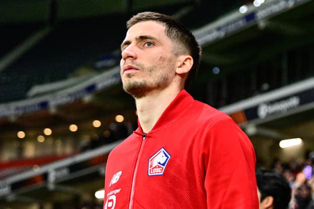 FOOTBALL : Lille vs Etoile Rouge Belgrade - Europa League - Lille - 19 02 2026 Romain Perraud ( 15 - Lille ) during the UEFA Europa League match between Lille OSC and Red Star Belgrade at Stade Pierre Mauroy on February 19, 2026 in Lille, France. ( Photo by Federico Pestellini PsnewZ ) - LilleFrance  Copyright: xFedericoxPestellinix
