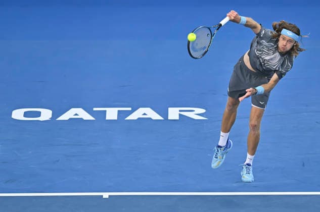 February 19, 2026, Doha, Qatar: Andrey Rublev of Russia plays against Stefanos Tsitsipas of Greece (not in view) during their men s singles quarter final match at the ATP, Tennis Herren Qatar Exxonmobil Open 2026 tennis tournament at the Khalifa International Tennis Complex. Andrey Rublev won against Andrey Rublev 6-3,7-6. Doha Qatar - ZUMAs197 20260219_aaa_s197_181 Copyright: xNoushadxVariyattiyakkalx