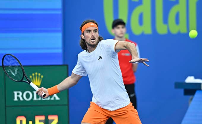 February 19, 2026, Doha, Qatar: Stefanos Tsitsipas of Greece plays against Andrey Rublev of Russia (not in view) during their men s singles quarter final match at the ATP, Tennis Herren Qatar Exxonmobil Open 2026 tennis tournament at the Khalifa International Tennis Complex. Andrey Rublev won against Andrey Rublev 6-3,7-6. Doha Qatar - ZUMAs197 20260219_aaa_s197_196 Copyright: xNoushadxVariyattiyakkalx