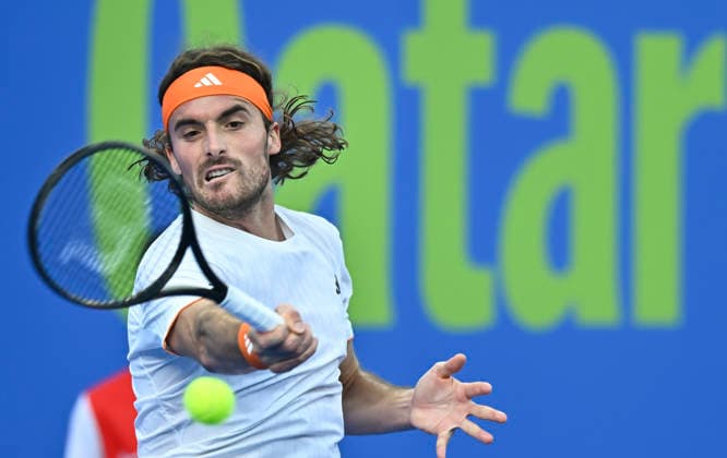 February 19, 2026, Doha, Qatar: Stefanos Tsitsipas of Greece plays against Andrey Rublev of Russia (not in view) during their men s singles quarter final match at the ATP, Tennis Herren Qatar Exxonmobil Open 2026 tennis tournament at the Khalifa International Tennis Complex. Andrey Rublev won against Andrey Rublev 6-3,7-6. Doha Qatar - ZUMAs197 20260219_aaa_s197_209 Copyright: xNoushadxVariyattiyakkalx