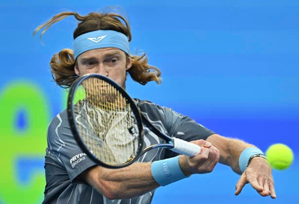 February 19, 2026, Doha, Qatar: Andrey Rublev of Russia plays against Stefanos Tsitsipas of Greece (not in view) during their men s singles quarter final match at the ATP, Tennis Herren Qatar Exxonmobil Open 2026 tennis tournament at the Khalifa International Tennis Complex. Andrey Rublev won against Andrey Rublev 6-3,7-6. Doha Qatar - ZUMAs197 20260219_aaa_s197_210 Copyright: xNoushadxVariyattiyakkalx
