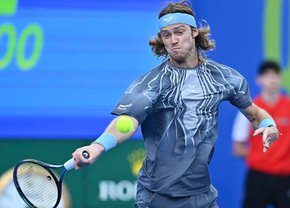 February 19, 2026, Doha, Qatar: Andrey Rublev of Russia plays against Stefanos Tsitsipas of Greece (not in view) during their men s singles quarter final match at the ATP, Tennis Herren Qatar Exxonmobil Open 2026 tennis tournament at the Khalifa International Tennis Complex. Andrey Rublev won against Andrey Rublev 6-3,7-6. Doha Qatar - ZUMAs197 20260219_aaa_s197_219 Copyright: xNoushadxVariyattiyakkalx