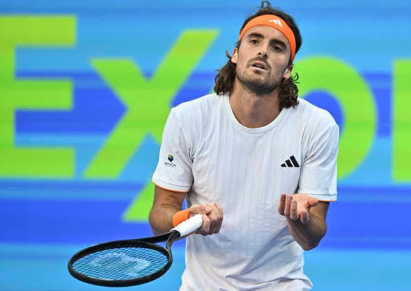 February 19, 2026, Doha, Qatar: Stefanos Tsitsipas of Greece plays against Andrey Rublev of Russia (not in view) during their men s singles quarter final match at the ATP, Tennis Herren Qatar Exxonmobil Open 2026 tennis tournament at the Khalifa International Tennis Complex. Andrey Rublev won against Andrey Rublev 6-3,7-6. Doha Qatar - ZUMAs197 20260219_aaa_s197_221 Copyright: xNoushadxVariyattiyakkalx