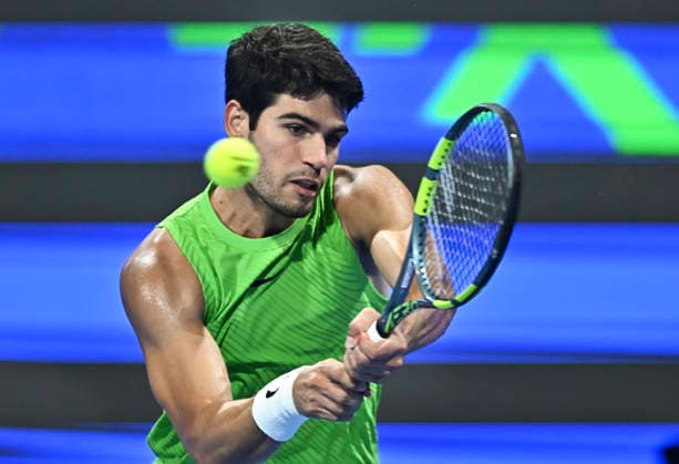 ATP, Tennis Herren Qatar Exxonmobil Open-Quarter Final Carlos Alcaraz of Spain competes against Karen Khachanov of Russia in the Quarter final at the ATP men s Qatar ExxonMobil Open 2026 tennis tournament at the Khalifa International Tennis Complex in Doha, Qatar, on February 19, 2026. DOHA Qatar Copyright: xNOUSHADx