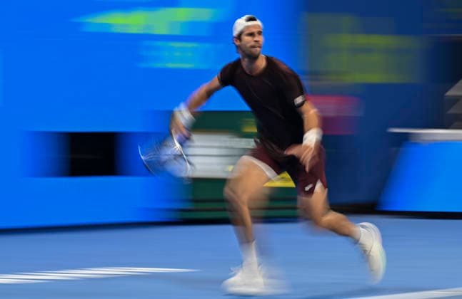 ATP, Tennis Herren Qatar Exxonmobil Open-Quarter Final Karen Khachanov of Russia competes against Carlos Alcaraz of Spain in the Quarter final at the ATP men s Qatar ExxonMobil Open 2026 tennis tournament at the Khalifa International Tennis Complex in Doha, Qatar, on February 19, 2026. DOHA Qatar Copyright: xNOUSHADx