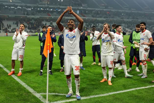 Lille v Crvena Zvezda, UEFA Europa League knock out play-offs 1st leg, season 2025 2026 Strahinja Erakovic, Franklin Tebo Uchenna (C) Aleksandar Katai, Rodrigao (R) of Crvena Zvezda celebrate after winning the UEFA Europa League 2025 26 League play-offs1st leg match between Lille and FK Crvena Zvezda at Stadium Pierre Mauroy on February 19, 2026 in Lille, France. Lille France Copyright: xPedjaxMilosavljevic STARSPORTx x