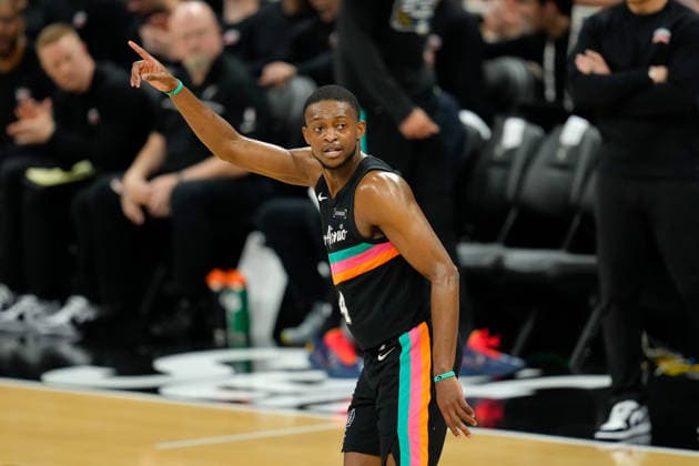 February 19, 2026, Austin, Texas, USA: San Antonio Spurs guard DE AARON FOX (4) during an NBA, Basketball Herren, USA game between the Spurs and the Suns on February 19, 2026 in Austin, Texas. The Spurs won, 121-94. Austin USA - ZUMAc201 20260219_zap_c201_029 Copyright: xScottxColemanx