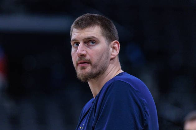 February 19, 2026, Inglewood, California, USA: Nikola Jokic 15 of the Denver Nuggets during warmups prior to a NBA, Basketball Herren, USA regular season game against the Los Angeles Clippers on Thursday February 19, 2026 at Intuit Dome Arena in Inglewood, California. JAVIER ROJAS PI Inglewood USA - ZUMAp124 20260219_zaa_p124_016 Copyright: xJavierxRojasx