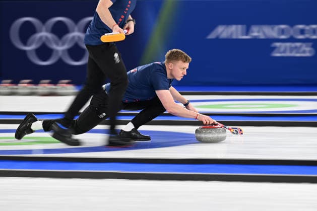 (260220) -- CORTINA D AMPEZZO, Feb. 20, 2026 -- Bobby Lammie of Britain competes during the curling men s semi-final match between Britain and Switzerland at the 2026 Milan-Cortina Winter Olympics in Cortina, Italy, Feb. 19, 2026. ) (MICO2026)ITALY-CORTINA D AMPEZZO-OLYMPIC Winter games, Winterspiele,Spiele, Summer games CURLING-MEN-SEMI-FINAL-GBR VS SUI LianxYi 