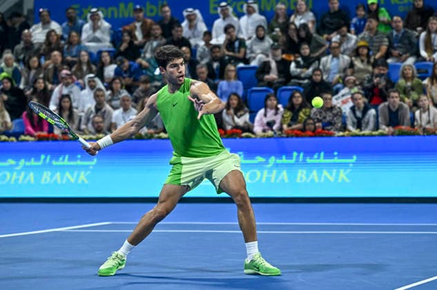 February 19, 2026, Doha, Qatar: Carlos Alcaraz of Spain plays against Karen Khachanov of Russia (not in view) during their men s singles quarter final match at the ATP, Tennis Herren Qatar Exxonmobil Open 2026 tennis tournament at the Khalifa International Tennis Complex. Carlos Alcarazwon against Karen Khachanov 6-7,6-4,6-3. ATP Qatar Exxonmobil Open 2026 Tennis Tournament In Doha - 19 Feb 2026  - ZUMAs197 20260219_aaa_s197_374 Copyright: xNoushadxVariyattiyakkalx