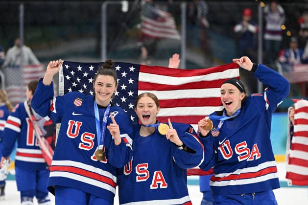 GIOCHI OLIMPICI - Olimpiadi Invernali Milano-Cortina 2026 - Women s Ice hockey, Eishockey - Gold Medal - USA vs Canada Team USA celebration with flag during Women s Ice Hockey - Gold Medal - USA vs Canada, Olympic Winter games, Winterspiele,Spiele, Summer games Milano-Cortina 2026 in Milano, Italy, February 19 2026 Cortina D Ampezzo Italy  Copyright: xIPAxSport ABACAx