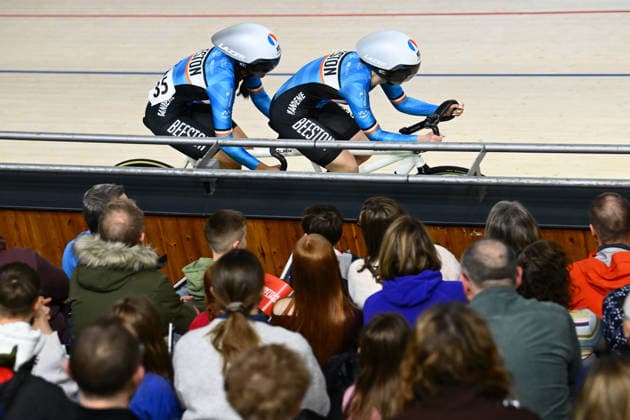 2026 British Cycling Lloyds National Track Championships Picture by Olly Hassell SWpix.com - 20 02 2026 - 2026 British Cycling Lloyds National Track Championships - National Cycling Centre, Manchester, England - Sprint - W Para B Qualifying - Tandem Selvi Krishna (Beeston CC) Copyright: x xSWpix.comx(t axPhotographyxHubxLtd)xOllyxHassell SWpix.comx SWP-3203-0194