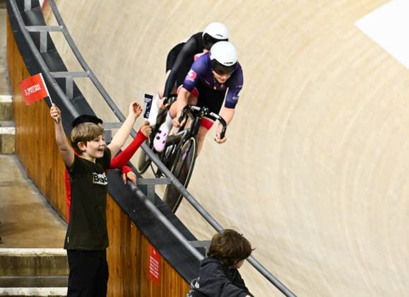 2026 British Cycling Lloyds National Track Championships Picture by Olly Hassell SWpix.com - 20 02 2026 - 2026 British Cycling Lloyds National Track Championships - National Cycling Centre, Manchester, England - Sprint - W Para B Qualifying - Young Fans Watch Racing Copyright: x xSWpix.comx(t axPhotographyxHubxLtd)xOllyxHassell SWpix.comx SWP-3203-0197