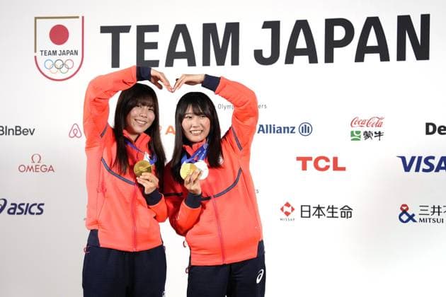 Milan Cortina Olympics: Snowboard Milan Cortina Olympics woman s snowboard slopestyle gold medalist Mari Fukada (L) of Japan and compatriot and bronze medalist Kokomo Murase pose during a press conference, PK, Pressekonferenz in Milan on Feb. 20, 2026.  A14AA0005307866P
