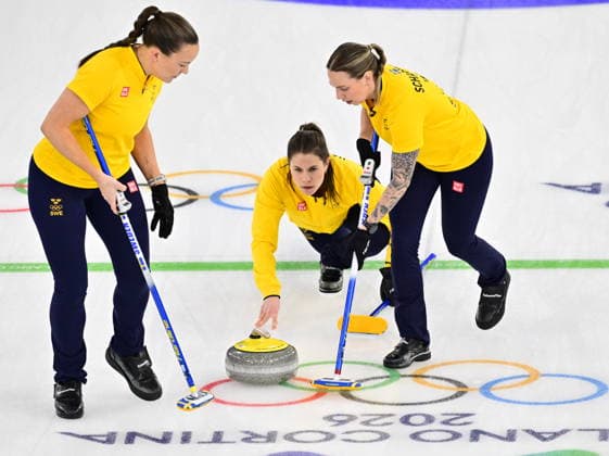 CORTINA, ITALY 20260220 Sweden s Agnes Knochenhauer and Sara McManus of Team Hasselborg during the women s semifinal match between Sweden and Canada in the Olympic curling in Cortina. *** The image is included in the SPORTS PACKAGE. For others PAYMENT IMAGE *** CORTINA ITALY x10030x *** CORTINA, ITALY 20260220 Sweden s Agnes Knochenhauer and Sara McManus of Team Hasselborg during the women s semifinal match between Sweden and Canada in the Olympic curling in Cortina The image is included in the SPORTS PACKAGE For others PAYMENT IMAGE CORTINA ITALY x10030x  Copyright: xJonasxEkströmer TTx 2026 OLYMPICS WOMEN S CURLING SWEDEN-CANADA