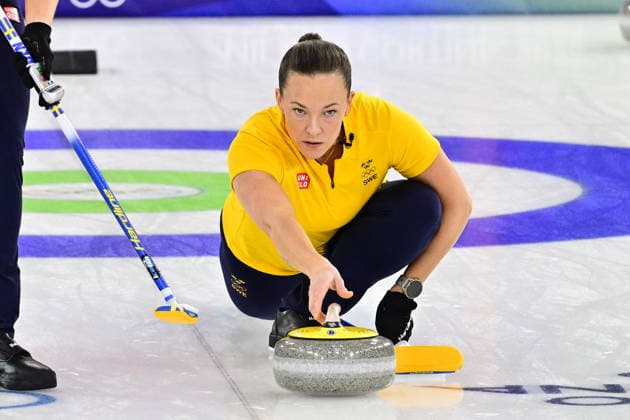 CORTINA, ITALIEN 20260220 Agnes Knochenhauer i lag Hasselborg under damernas semifinalmatch mellan Kanada och Sverige i OS-curlingen i Cortina. *** Bilden ingar i SPORTPAKET. För övriga BETALBILD *** CORTINA ITALIEN x10030x *** CORTINA, ITALY 20260220 Agnes Knochenhauer in the Hasselborg team during the womens semi-final match between Canada and Sweden in the Olympic curling competition in Cortina The picture is in the SPORT PACKAGE For others PAY PICTURE CORTINA ITALY x10030x  Copyright: xJonasxEkströmer TTx OS 2026 CURLING DAMER SEMIFINAL KANADA-SVERIGE