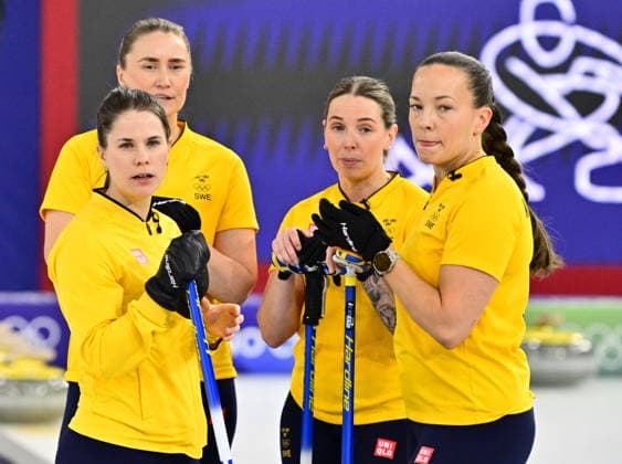 CORTINA, ITALY 20260220 Sweden s Agnes Knochenhauer and Sara McManus of Team Hasselborg during the women s semifinal match between Sweden and Canada in the Olympic curling in Cortina. *** The image is included in the SPORTS PACKAGE. For others PAYMENT IMAGE *** CORTINA ITALY x10030x *** CORTINA, ITALY 20260220 Sweden s Agnes Knochenhauer and Sara McManus of Team Hasselborg during the women s semifinal match between Sweden and Canada in the Olympic curling in Cortina The image is included in the SPORTS PACKAGE For others PAYMENT IMAGE CORTINA ITALY x10030x  Copyright: xJonasxEkströmer TTx 2026 OLYMPICS WOMEN S CURLING SWEDEN-CANADA