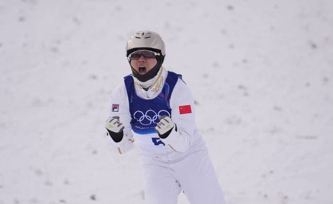(260220) -- LIVIGNO, Feb. 20, 2026 -- Wang Xindi of China reacts during the freestyle skiing men s aerials final 2 at the Milan-Cortina 2026 Olympic Winter games, Winterspiele,Spiele, Summer games in Livigno, Italy, Feb. 20, 2026. ) (MICO2026)ITALY-LIVIGNO-OLYMPIC WINTER GAMES-FREESTYLE SKIING-MEN S AERIALS-FINAL HuxChao 