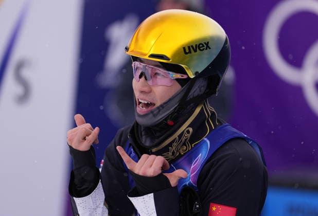 (260220) -- LIVIGNO, Feb. 20, 2026 -- Li Tianma of China reacts during the freestyle skiing men s aerials final 1 at the Milan-Cortina 2026 Olympic Winter games, Winterspiele,Spiele, Summer games in Livigno, Italy, Feb. 20, 2026. ) (MICO2026)ITALY-LIVIGNO-OLYMPIC WINTER GAMES-FREESTYLE SKIING-MEN S AERIALS-FINAL HuxChao 