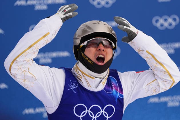 (260220) -- LIVIGNO, Feb. 20, 2026 -- Gold medalist Wang Xindi of China celebrates winning after the freestyle skiing men s aerials final 2 at the Milan-Cortina 2026 Olympic Winter games, Winterspiele,Spiele, Summer games in Livigno, Italy, Feb. 20, 2026. ) (MICO2026)ITALY-LIVIGNO-OLYMPIC WINTER GAMES-FREESTYLE SKIING-MEN S AERIALS-FINAL WuxHuiwo 