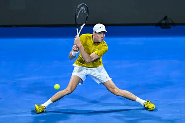ATP, Tennis Herren QATAR EXXONMOBIL OPEN-QUARTER FINAL Jannik Sinner of Italy is seen in action against Jakub Mensik of Czech Republic in the Quarter final at the ATP men s Qatar ExxonMobil Open 2026 tennis tournament at the Khalifa International Tennis Complex. Jakub Mensik won against Jannik Sinner 7-6,2-6,6-3.?? Doha Qatar Copyright: xNoushadxVariyattiyakkalx xSOPAxImagesx NVRITYAKAL4-001