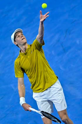 ATP, Tennis Herren QATAR EXXONMOBIL OPEN-QUARTER FINAL Jannik Sinner of Italy seen in action against Jakub Mensik of Czech Republic in the Quarter final at the ATP men s Qatar ExxonMobil Open 2026 tennis tournament at the Khalifa International Tennis Complex. Jakub Mensik won against Jannik Sinner 7-6,2-6,6-3.?? Doha Qatar Copyright: xNoushadxVariyattiyakkalx xSOPAxImagesx NVRITYAKAL4-011