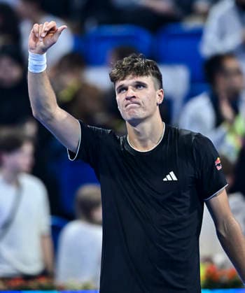 ATP, Tennis Herren QATAR EXXONMOBIL OPEN-QUARTER FINAL Jakub Mensik of Czech Republic celebrates after winning against Jannik Sinner of Italy in the Quarter final at the ATP men s Qatar ExxonMobil Open 2026 tennis tournament at the Khalifa International Tennis Complex. Jakub Mensik won against Jannik Sinner 7-6,2-6,6-3.?? Doha Qatar Copyright: xNoushadxVariyattiyakkalx xSOPAxImagesx NVRITYAKAL4-048