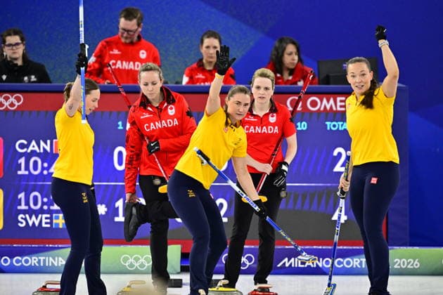 CORTINA, ITALY 20260220 Sweden s Agnes Knochenhauer and Sara McManus of Team Hasselborg during the women s semifinal match between Sweden and Canada in the Olympic curling in Cortina. *** The image is included in the SPORTS PACKAGE. For others PAYMENT IMAGE *** CORTINA ITALY x10030x *** CORTINA, ITALY 20260220 Sweden s Agnes Knochenhauer and Sara McManus of Team Hasselborg during the women s semifinal match between Sweden and Canada in the Olympic curling in Cortina The image is included in the SPORTS PACKAGE For others PAYMENT IMAGE CORTINA ITALY x10030x  Copyright: xJonasxEkströmer TTx 2026 OLYMPICS WOMEN S CURLING SWEDEN-CANADA