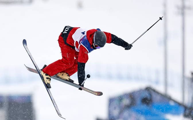 (260220) -- LIVIGNO, Feb. 20, 2026 -- Brendan Mackay of Canada competes during the freestyle skiing men s freeski halfpipe qualification at the Milan-Cortina 2026 Olympic Winter games, Winterspiele,Spiele, Summer games in Livigno, Italy, Feb. 20, 2026. ) (MICO2026)ITALY-LIVIGNO-OLYMPIC WINTER GAMES-FREESTYLE SKIING-MEN S FREESKI HALFPIPE-QUALIFICATION WangxPeng 