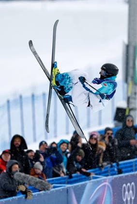 (260220) -- LIVIGNO, Feb. 20, 2026 -- Sun Jingbo of China competes during the freestyle skiing men s freeski halfpipe qualification at the Milan-Cortina 2026 Olympic Winter games, Winterspiele,Spiele, Summer games in Livigno, Italy, Feb. 20, 2026. ) (MICO2026)ITALY-LIVIGNO-OLYMPIC WINTER GAMES-FREESTYLE SKIING-MEN S FREESKI HALFPIPE-QUALIFICATION WangxPeng 